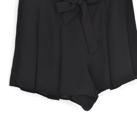 Aritzia Sunday Best Wesley Pleated Shorts Belted Flowy in Black Women's 8 - Picture 4 of 10